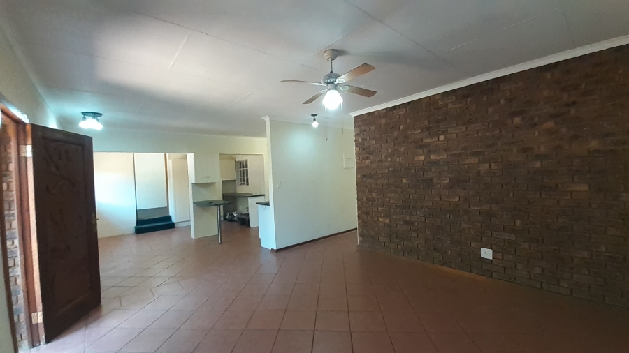 5 Bedroom Property for Sale in Ifafi North West